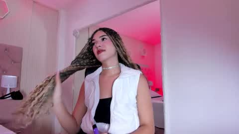 Snapshot of marilyndupont chatting on 10-22-25, 12:27 Marilyn online show from 10-22-25, 12:27