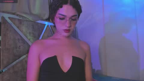 Snapshot of marilyndupont chatting on 11-06-25, 02:56 Marilyn online show from 11-06-25, 02:56