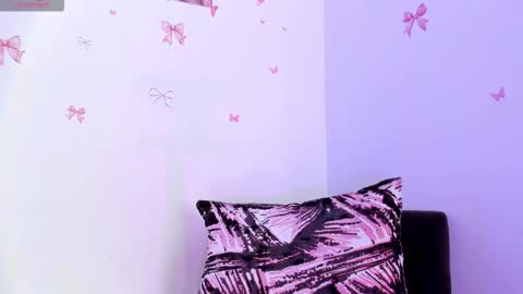 Snapshot of marilyndupont chatting on 11-18-25, 08:24 Marilyn online show from 11-18-25, 08:24