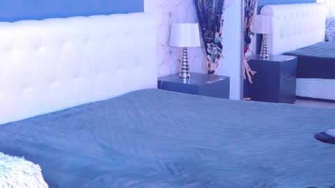 Mary Mais online show from 02-12-25, 01:27