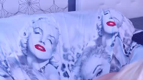 Snapshot of marimais chatting on 07-14-26, 10:21 Mary Mais online show from 07-14-26, 10:21