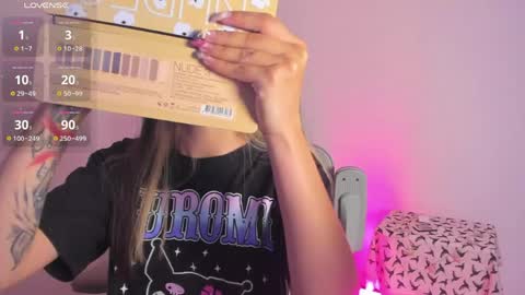 Marin kitoko online show from 04-11-26, 01:15