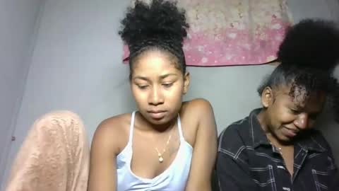 Snapshot of marina0506 chatting on 12-17-25, 05:52 marina0506 online show from 12-17-25, 05:52