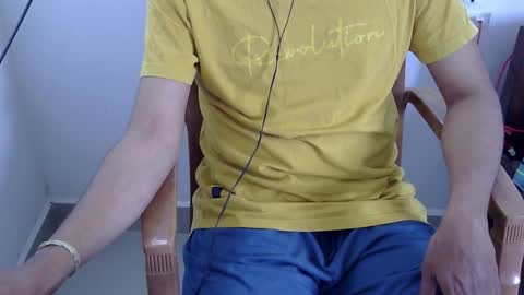 Snapshot of marinavine chatting on 02-22-26, 04:35 The SHY UncutBoy online show from 02-22-26, 04:35