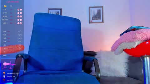 Snapshot of marinelaveau chatting on 12-31-24, 07:10 marinelaveau online show from 12-31-24, 07:10