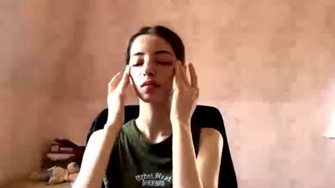 Snapshot of marinvorsburgh chatting on 07-14-26, 07:13 Anny online show from 07-14-26, 07:13