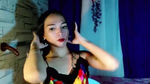 Snapshot of marishkafoxx chatting on 05-21-26, 06:04 marishka online show from 05-21-26, 06:04