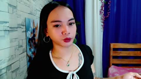 Snapshot of marishkafoxx chatting on 07-12-26, 12:12 marishka online show from 07-12-26, 12:12