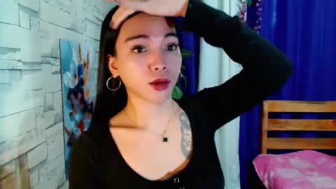 Snapshot of marishkafoxx chatting on 07-13-26, 12:13 marishka online show from 07-13-26, 12:13