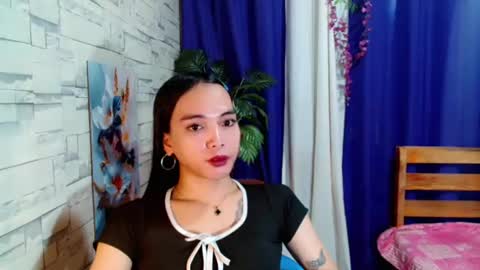 Snapshot of marishkafoxx chatting on 07-18-26, 12:26 marishka online show from 07-18-26, 12:26