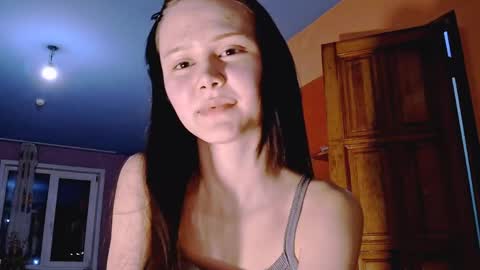 Mari online show from 04-01-26, 01:41