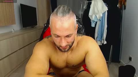 Snapshot of marismuscle chatting on 10-01-25, 06:58 MarisMuscle online show from 10-01-25, 06:58