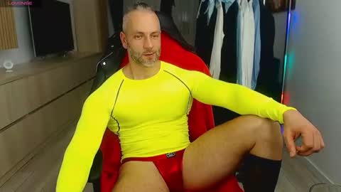 Snapshot of marismuscle chatting on 11-18-25, 08:02 MarisMuscle online show from 11-18-25, 08:02