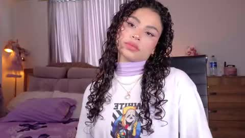 Snapshot of marivimichel03 chatting on 09-27-25, 07:08 online show from 09-27-25, 07:08