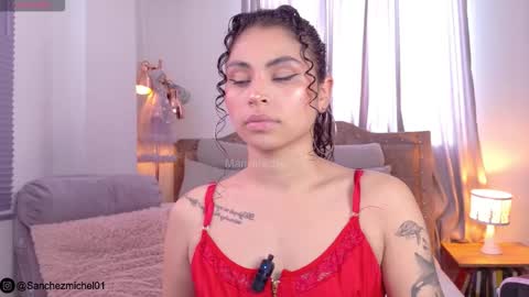 Snapshot of marivimichel03 chatting on 10-28-25, 07:05 online show from 10-28-25, 07:05