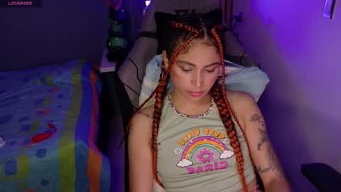 Snapshot of marivimichel03 chatting on 10-31-25, 07:37 online show from 10-31-25, 07:37