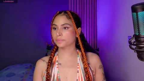 Snapshot of marivimichel03 chatting on 11-01-25, 07:05 online show from 11-01-25, 07:05