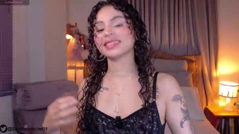 Snapshot of marivimichel03 chatting on 11-16-25, 05:02 online show from 11-16-25, 05:02