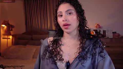 Snapshot of marivimichel03 chatting on 11-18-25, 04:50 online show from 11-18-25, 04:50