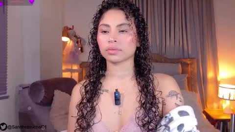 Snapshot of marivimichel03 chatting on 11-22-25, 05:17 online show from 11-22-25, 05:17