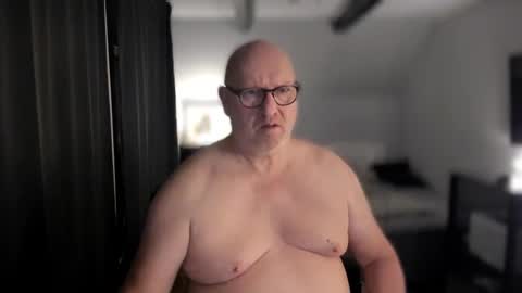 Snapshot of mark1963sub chatting on 02-14-25, 08:37 Mark online show from 02-14-25, 08:37