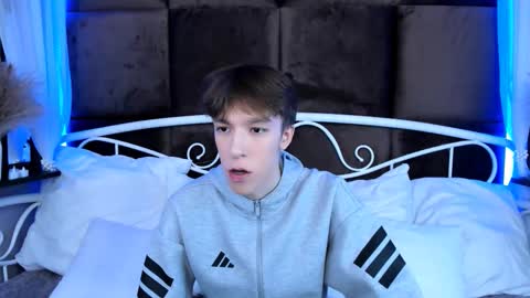 Mark online show from 11-16-25, 10:32