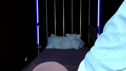 Mark online show from 04-17-26, 02:53