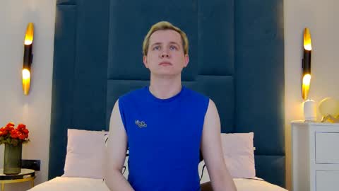 Snapshot of mark_hot_ chatting on 04-13-26, 06:41 Mark online show from 04-13-26, 06:41