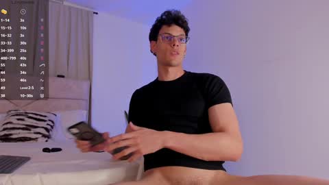 Snapshot of mark_thonson chatting on 12-28-24, 01:50 troy online show from 12-28-24, 01:50