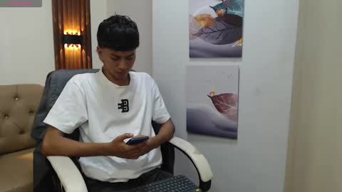 markbowie online show from 10-04-25, 04:32