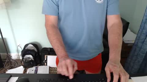 Snapshot of markinwest chatting on 09-30-25, 10:26 MarkinWest online show from 09-30-25, 10:26