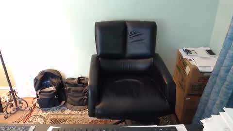Snapshot of markinwest chatting on 03-25-26, 10:27 MarkinWest online show from 03-25-26, 10:27