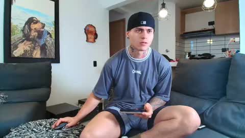 Snapshot of marko_toro__ chatting on 09-09-25, 05:23 Sebastian online show from 09-09-25, 05:23