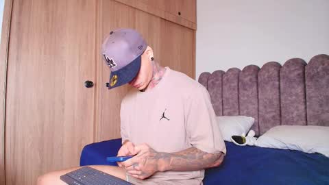 Sebastian online show from 11-12-25, 08:15