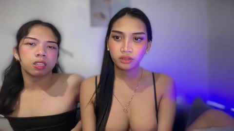 Snapshot of marky070602 chatting on 11-24-25, 01:33 HugeMassiveCock online show from 11-24-25, 01:33