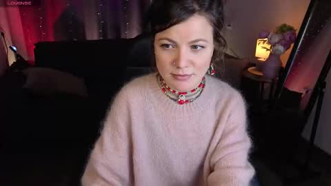 Snapshot of marla_bri chatting on 11-25-25, 01:22 Marla online show from 11-25-25, 01:22