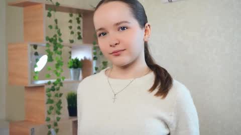 Snapshot of marlashonts chatting on 03-18-26, 10:40 Noa online show from 03-18-26, 10:40