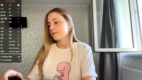 Olivia online show from 09-19-25, 02:29