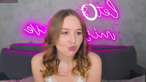 Snapshot of marlyn_owen chatting on 06-05-26, 01:01 Emmaa online show from 06-05-26, 01:01