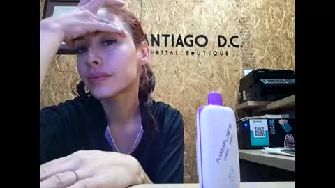 Snapshot of marlynmartinez chatting on 12-18-25, 01:00 marynmartinez online show from 12-18-25, 01:00