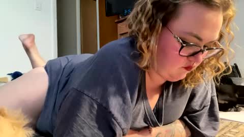 maroon_moon online show from 02-17-25, 08:04