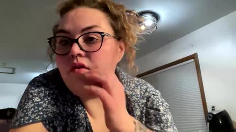 maroon_moon online show from 03-12-25, 12:31