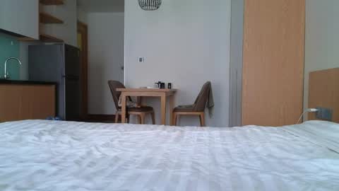 Mary online show from 04-15-26, 01:01