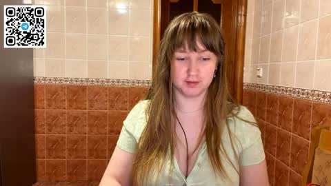 Snapshot of maroonmoon_ chatting on 05-12-26, 07:44 Miriam online show from 05-12-26, 07:44