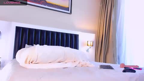 Mari online show from 11-23-25, 07:08