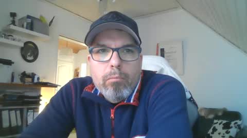 Snapshot of marriedcock1980 chatting on 03-10-25, 07:21 marriedcock1980 online show from 03-10-25, 07:21