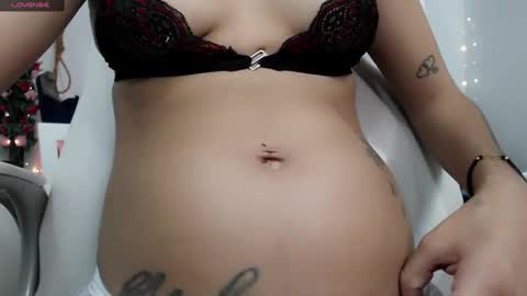 Snapshot of marry_queen_ chatting on 02-19-25, 09:58 Marry online show from 02-19-25, 09:58