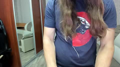 Snapshot of marryplz chatting on 09-25-25, 04:32 Alan online show from 09-25-25, 04:32