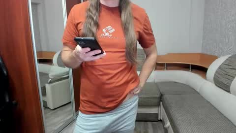 Snapshot of marryplz chatting on 10-01-25, 02:45 Alan online show from 10-01-25, 02:45