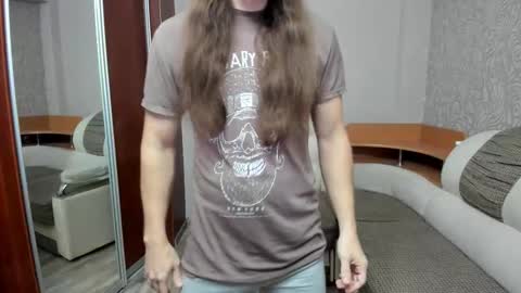 Snapshot of marryplz chatting on 10-31-25, 01:39 Alan online show from 10-31-25, 01:39